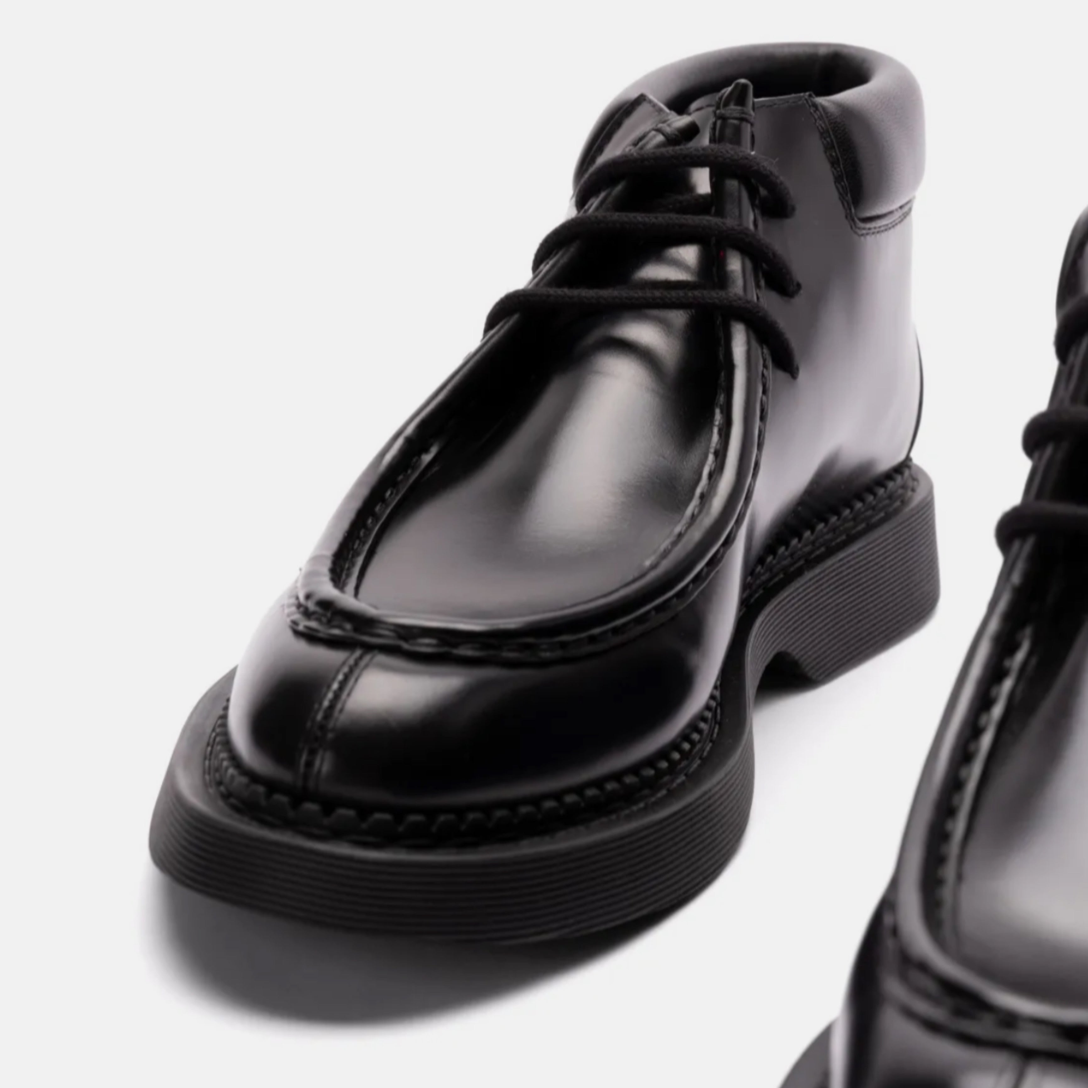 Мъжки боти Men’s lace-up ankle boots Saint Laurent Arno Black close up view