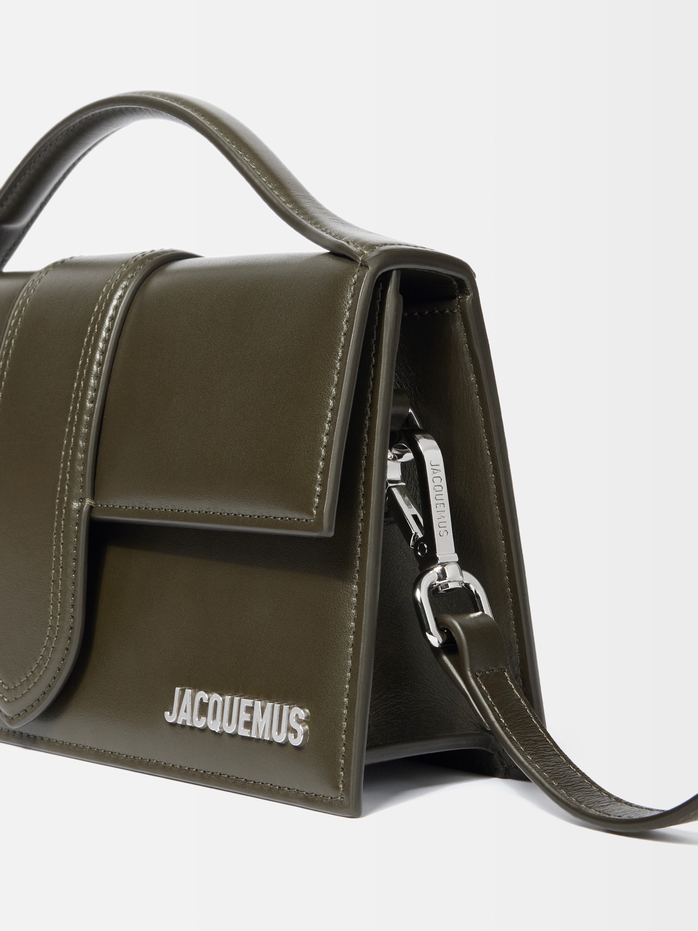 Дамска чанта Women’s handbag Jacquemus Le Grand Bambino
BAW00007AC01C02580 Military Green details view