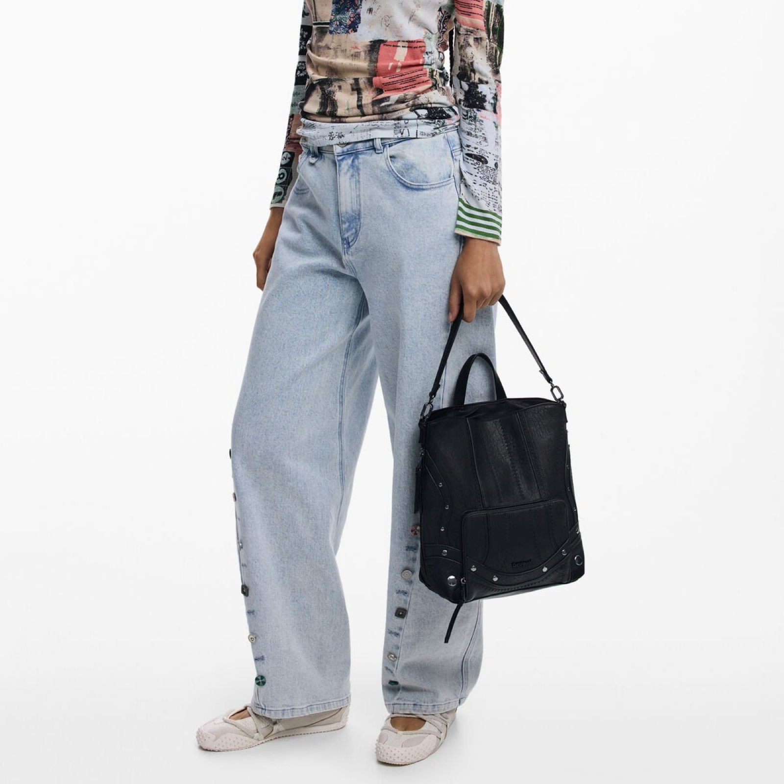 Дамска раница Women’s rucksack Desigual
25WAKP24 2000 Black 