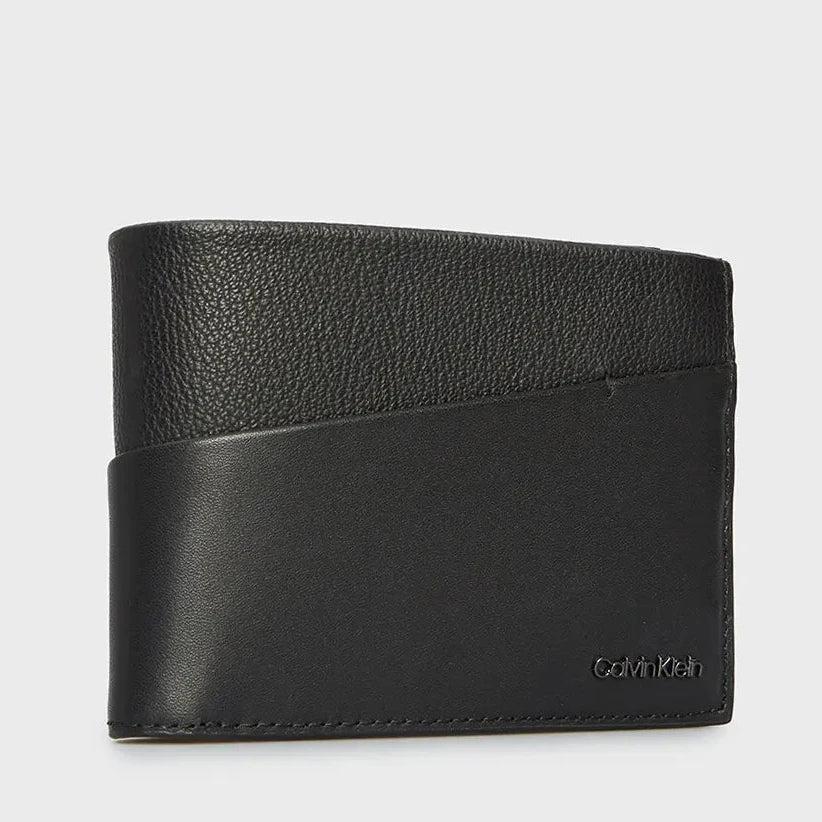 Мъжки портфейл Men's 3-fold wallet Calvin Klein
K50K510607 Black angled view