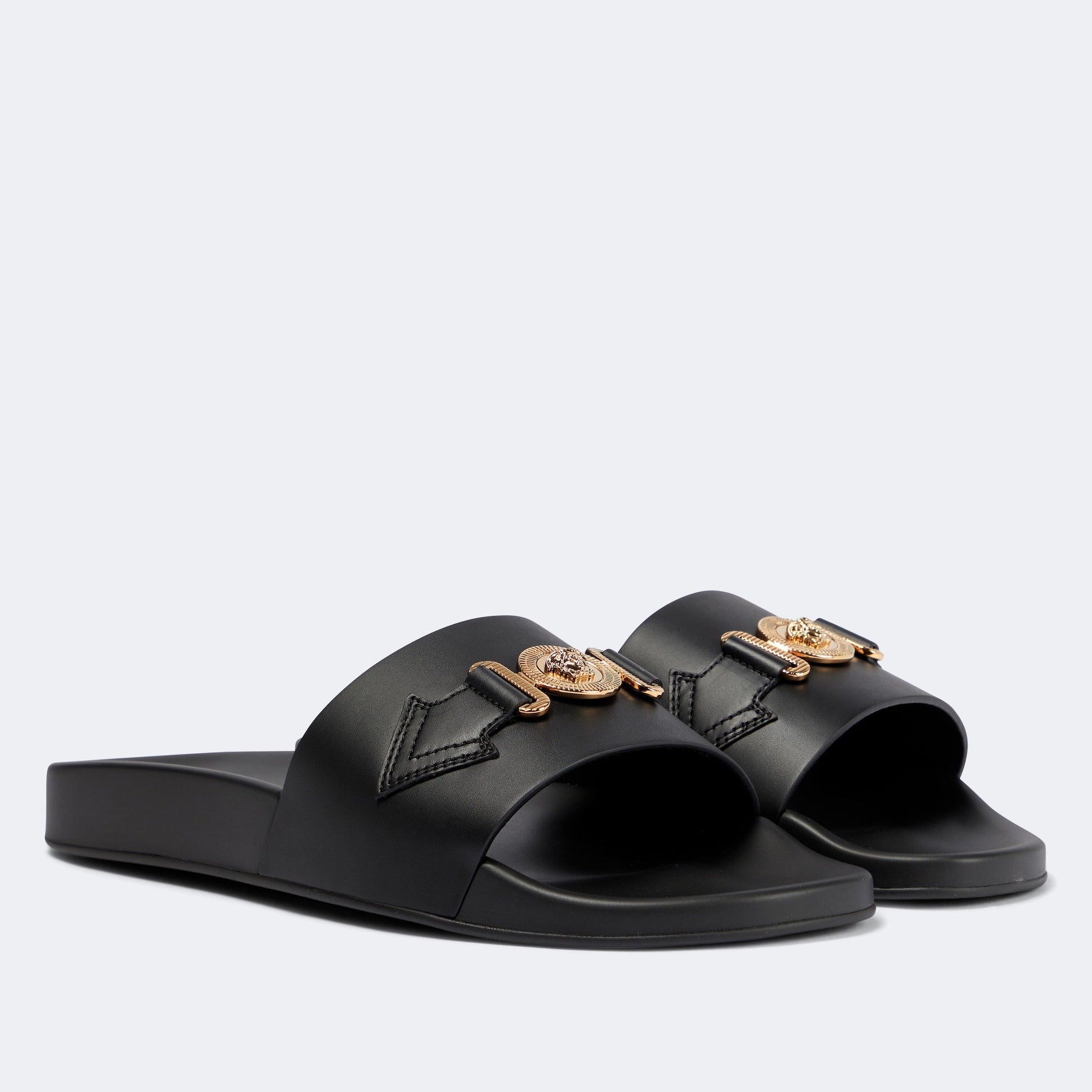 Мъжки чехли Men’s slides Versace Medusa Biggie 1010628 DV46G 1B00V Black / Gold angled view