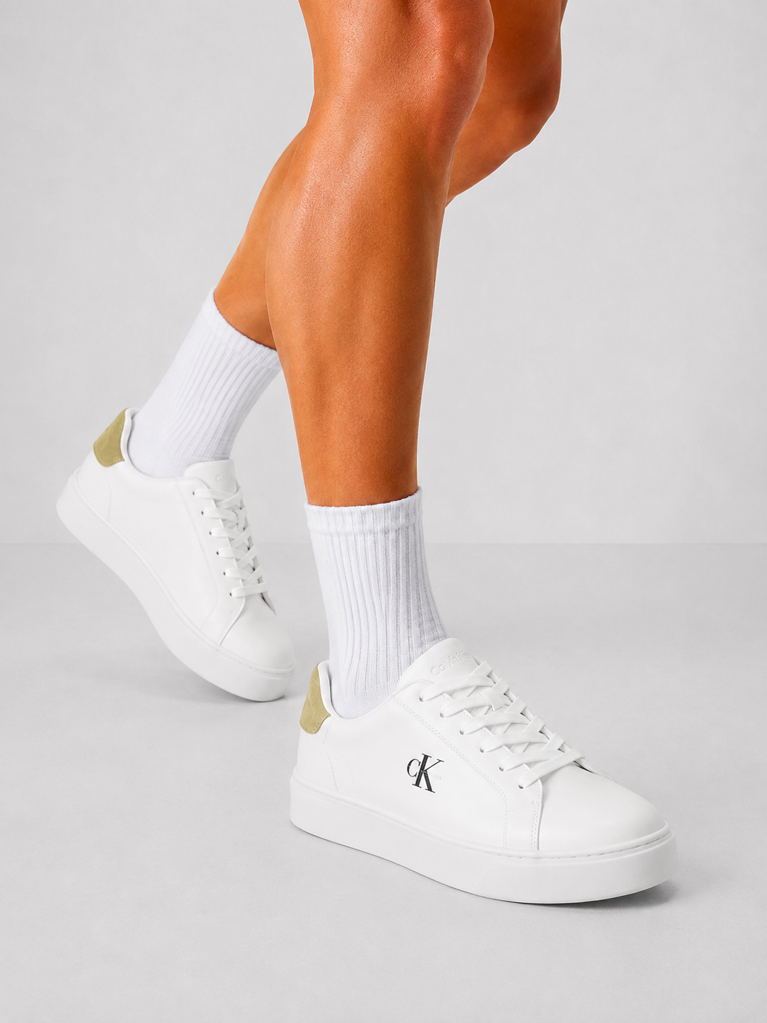 Мъжки кецове Men’s sneakers Calvin Klein
YM0YM01435 01V White lifestyle view