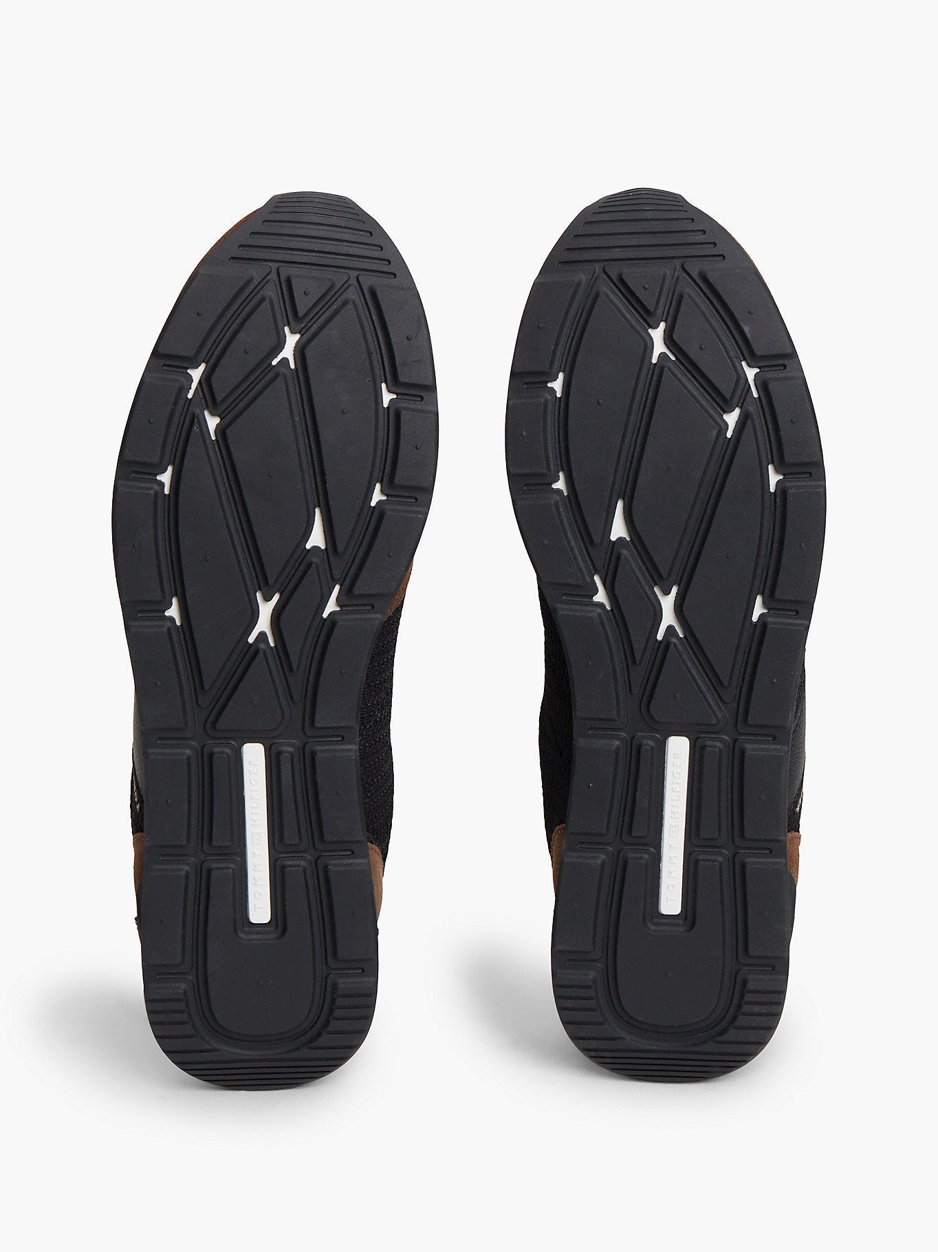 Мъжки кецове Men’s sneakers Tommy Hilfiger
FM0FM06001GV0 outsole view