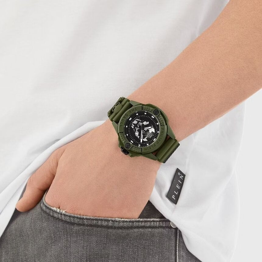 Мъжки часовник Men’s watch Philipp Plein THE SKULL ECOCERAMIC PWUBA0423 Military Green Lifestyle view