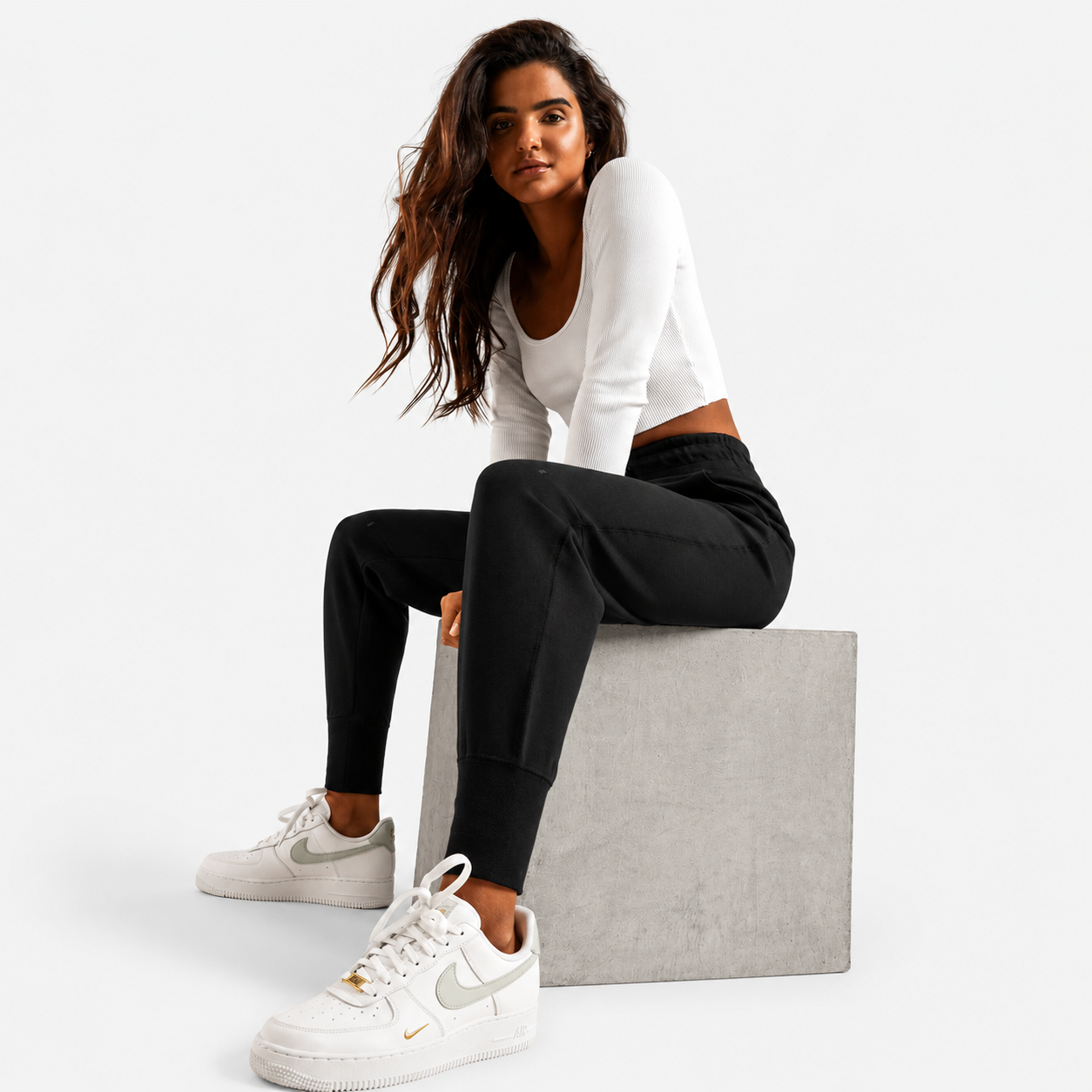 Nike Tech Fleece дамски спортни панталони