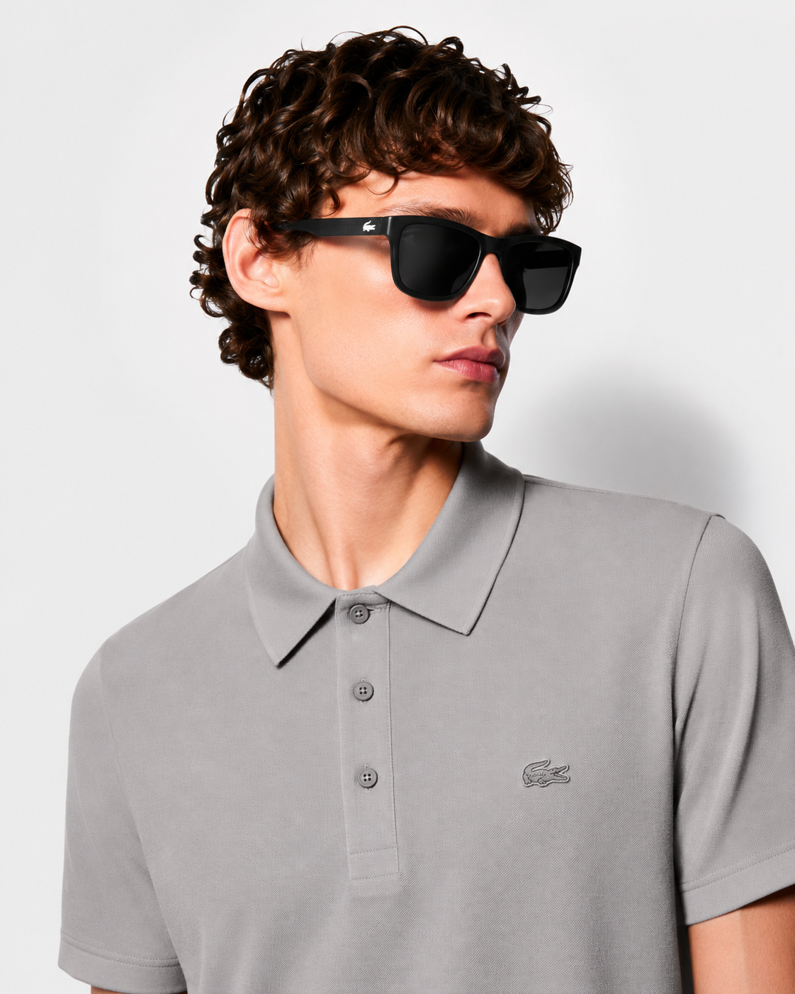 Слънчеви очила Unisex sunglasses LACOSTE
L683SP 001 Black lifestyle view
