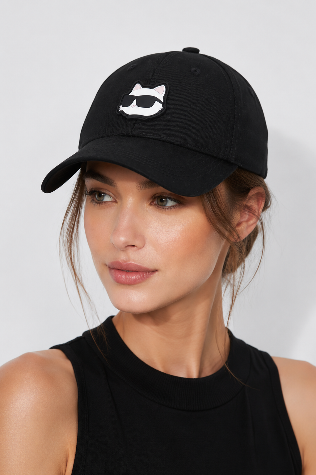 Дамска шапка с козирка Women’s cap Karl Lagerfeld 240W3431 999 Black lifestyle view