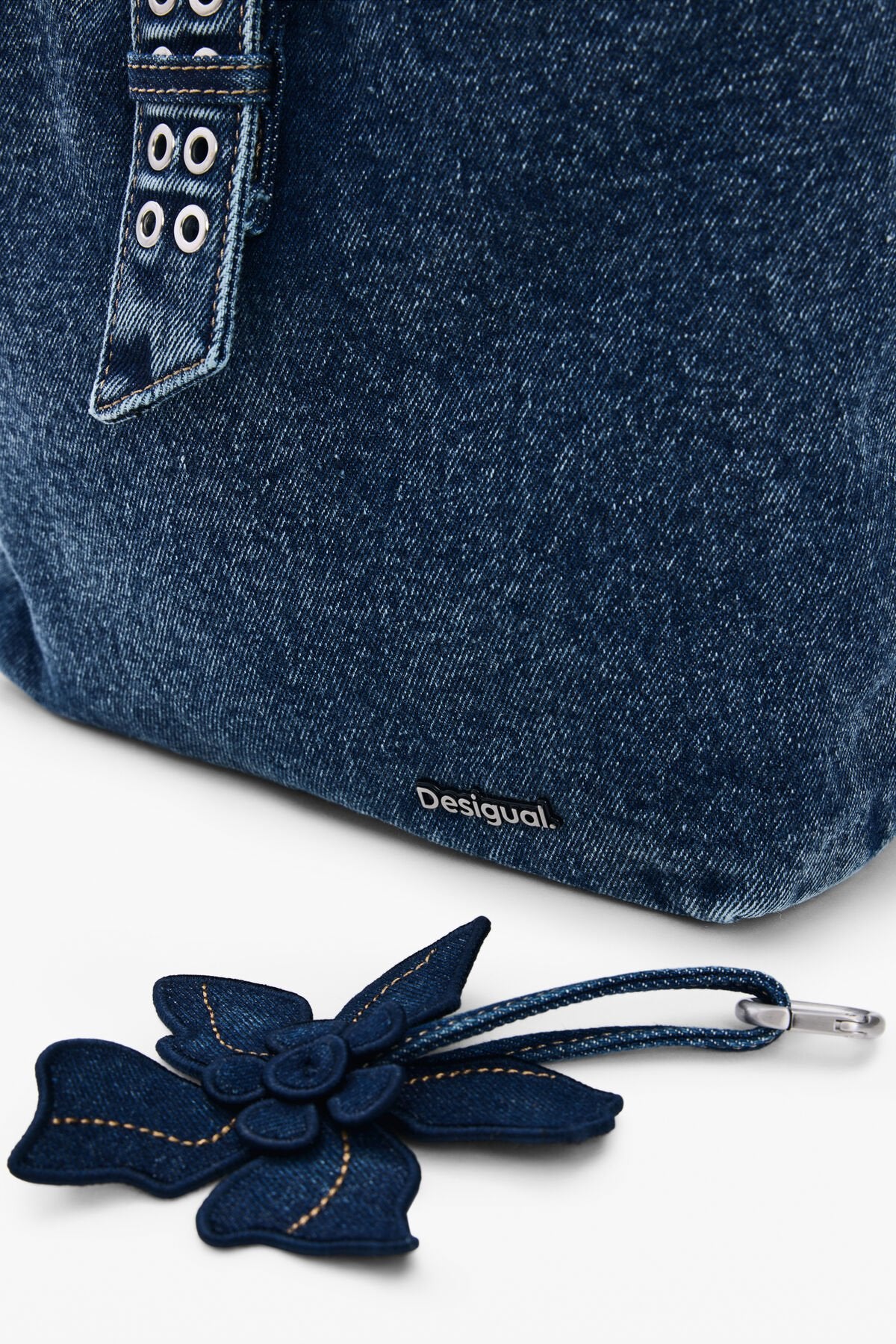 Дамска раница Women’s denim rucksack Desigual 26SAKD03 5008 Denim detail view