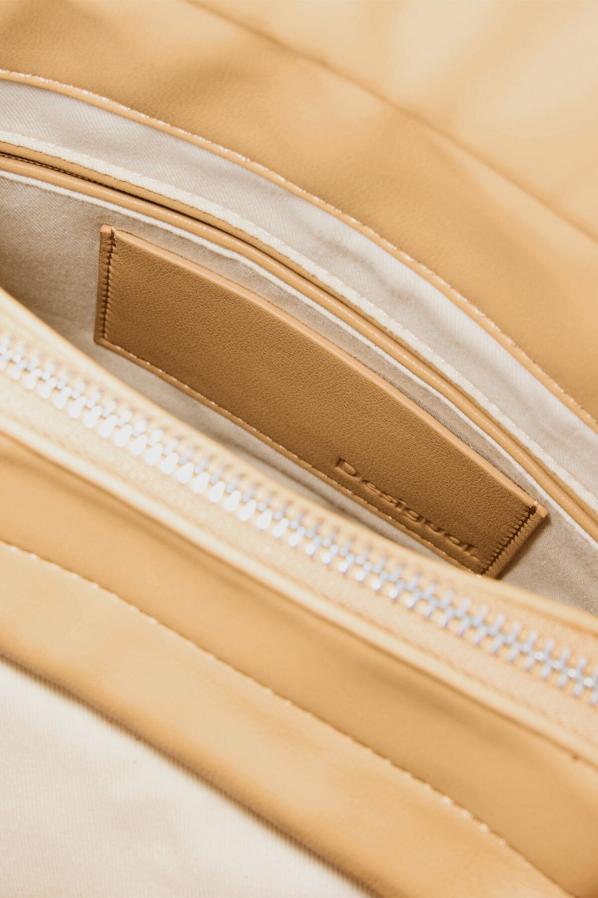 Дамска раница Women’s raffia rucksack Desigual 26SAKO01 1014 inside view