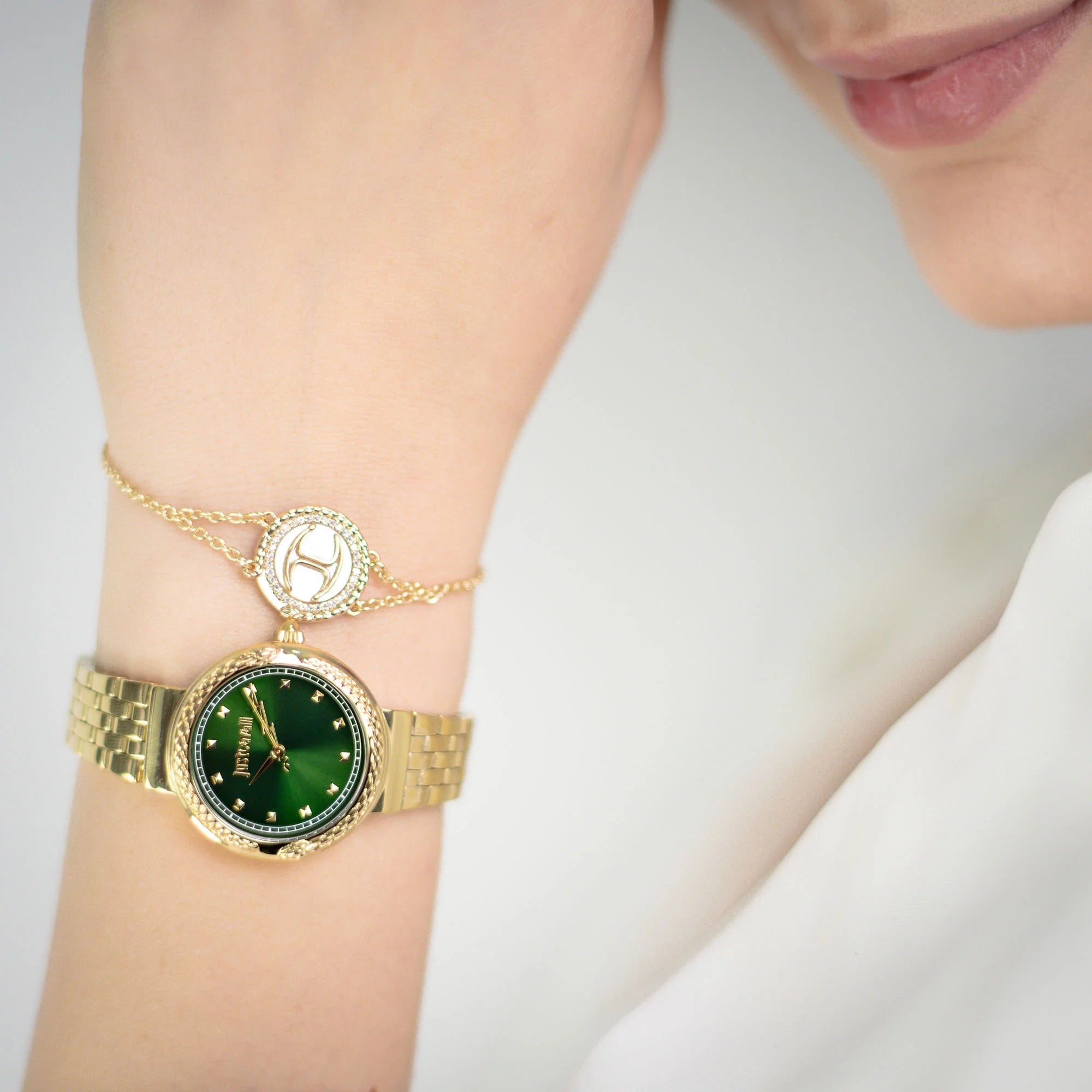 Дамски часовник Women’s set watch + bracelet Just Cavalli Brave Snake JC1L311M0035 lifestyle view