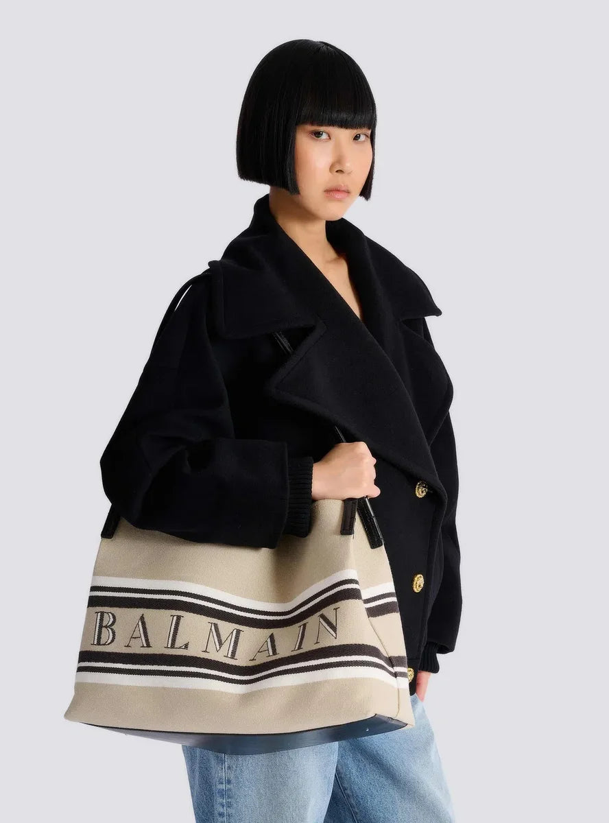 Дамска чанта Women’s shopping bag Balmain Release GN1FF034TJBRGXI Beige lifestyle view