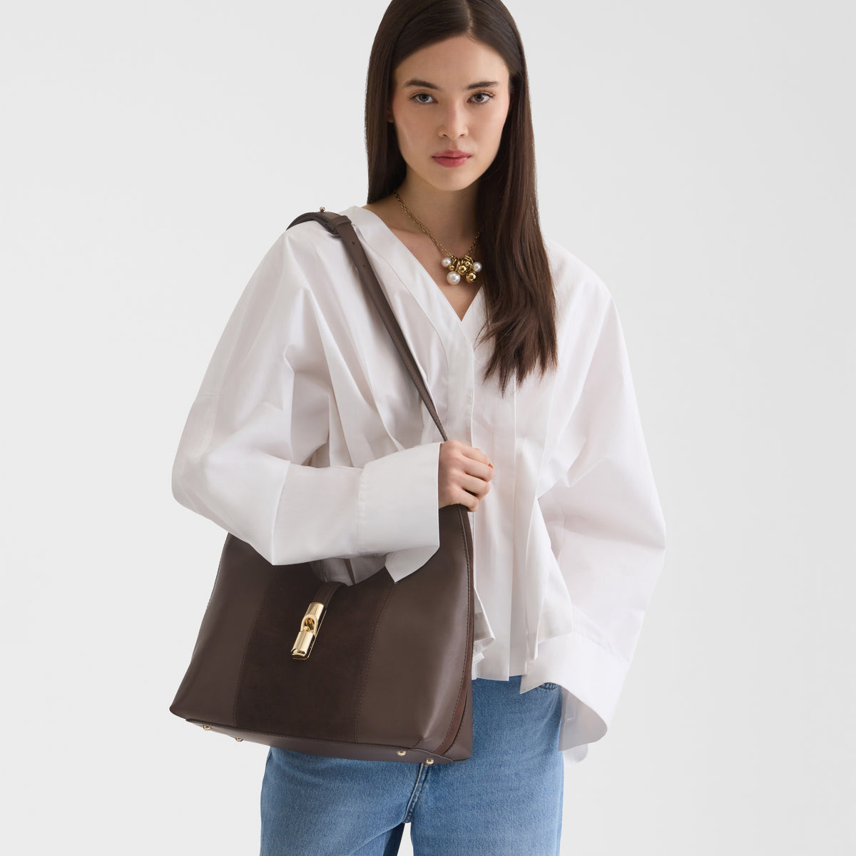 Women’s shoulder bag Furla Goccia M
SKU: WB01499_BX3158_1007_5137S Toni Espresso front view