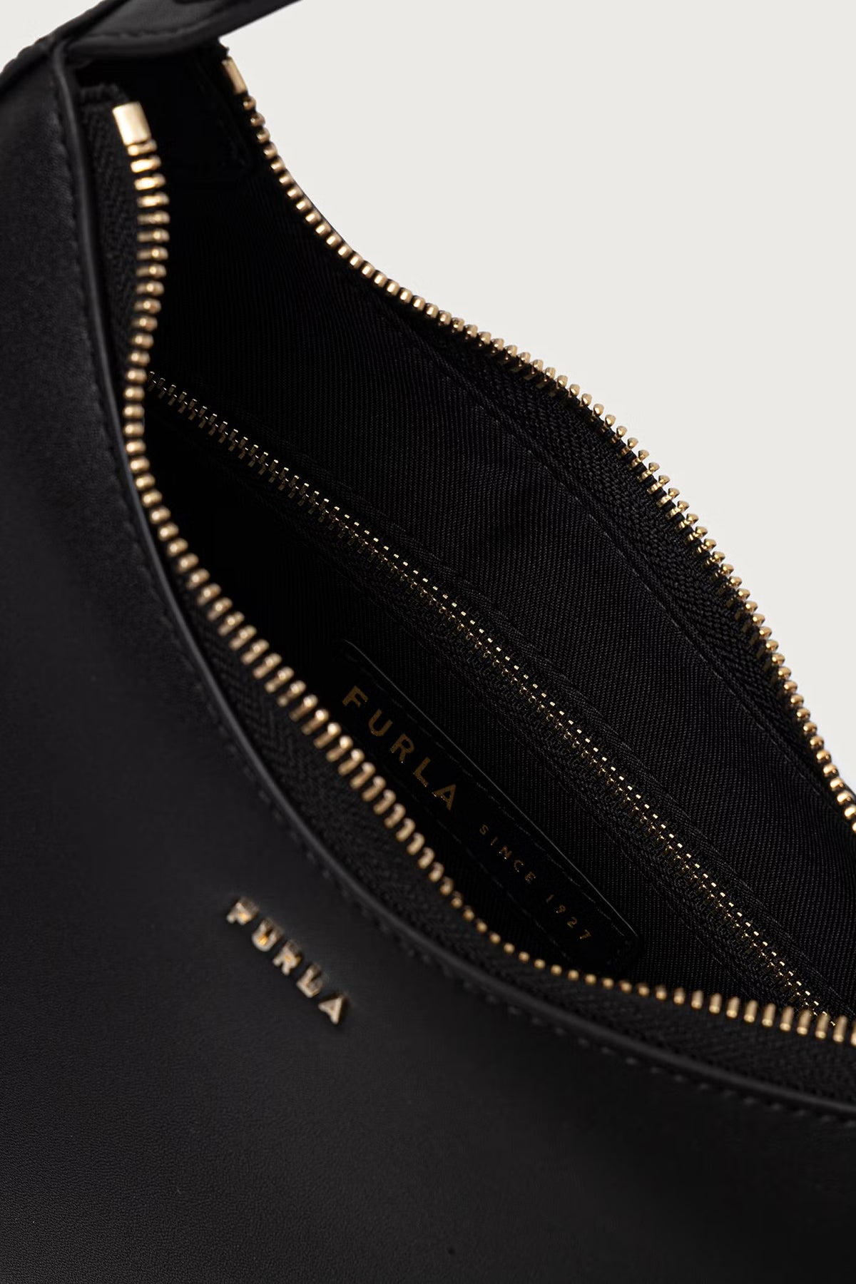 Women's shoulder bag Furla Margot S WB02167_BX3104_O6000 Nero inside view