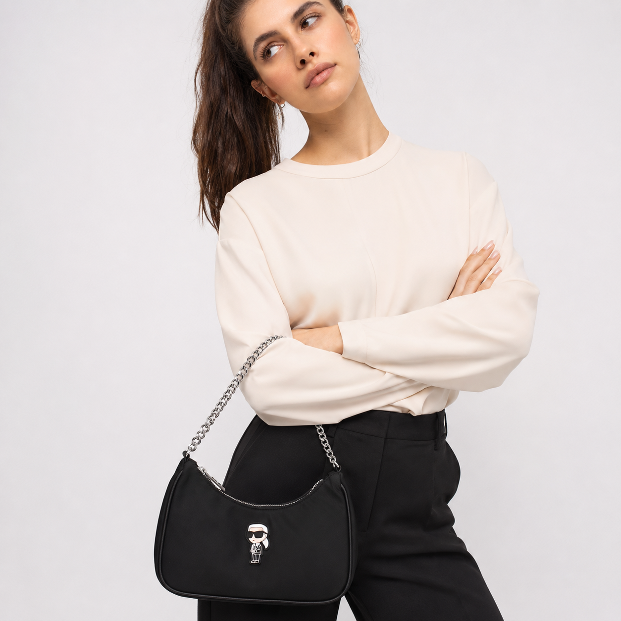 Дамска чанта Women’s shoulder bag Karl Lagerfeld Ikon AFW30005999 Black lifestyle view