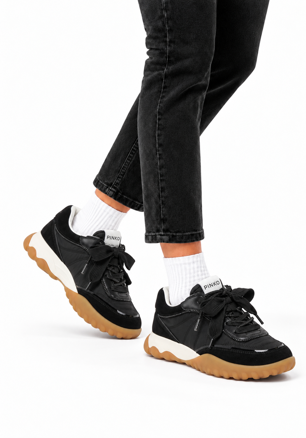 Дамски кецове Women’s sneakers Pinko Gea
SS0177P023Z99 Black lifestyle view
