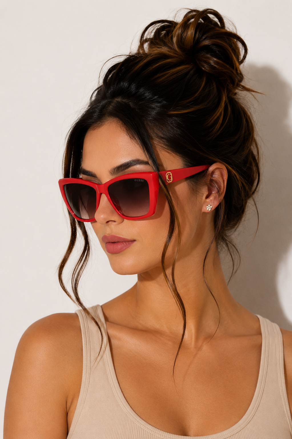 Дамски слънчеви очила Women’s sunglasses Guess GU00098 72F lifestyle view