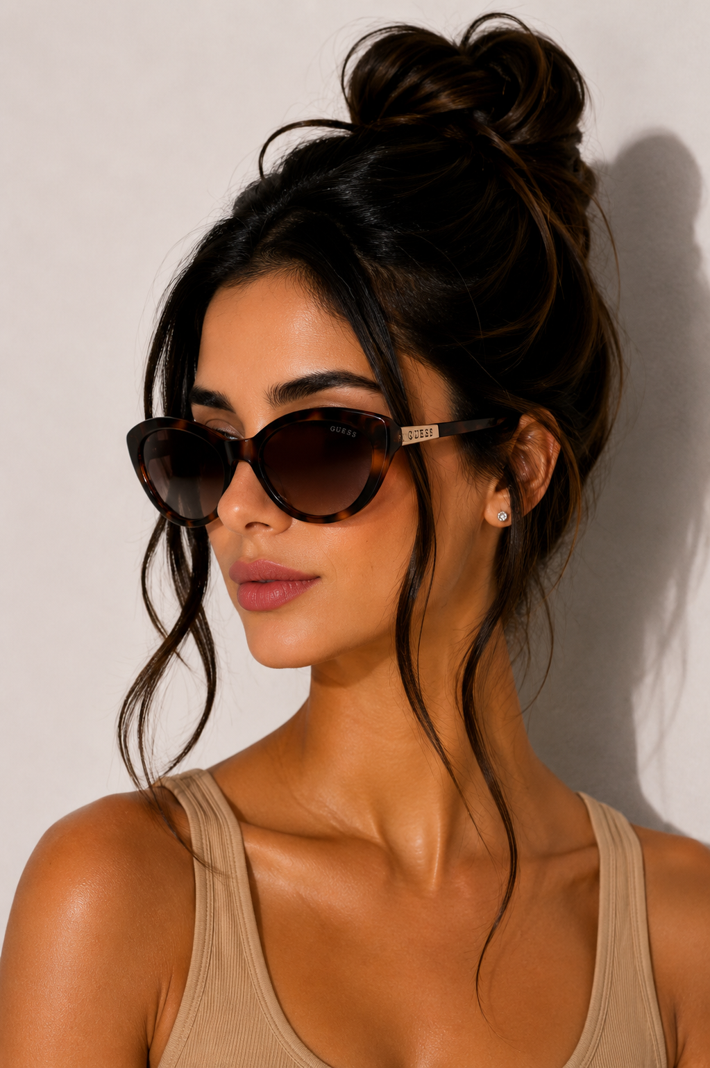 Дамски слънчеви очила Women’s sunglasses Guess GU3053 52F Brown lifestyle view