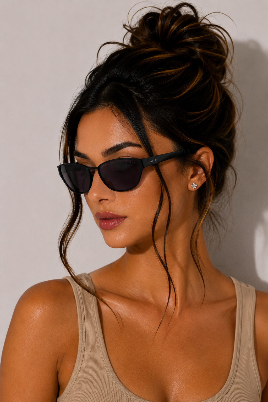 Дамски слънчеви очила Women’s sunglasses Guess GU7903 01A Black lifestyle view