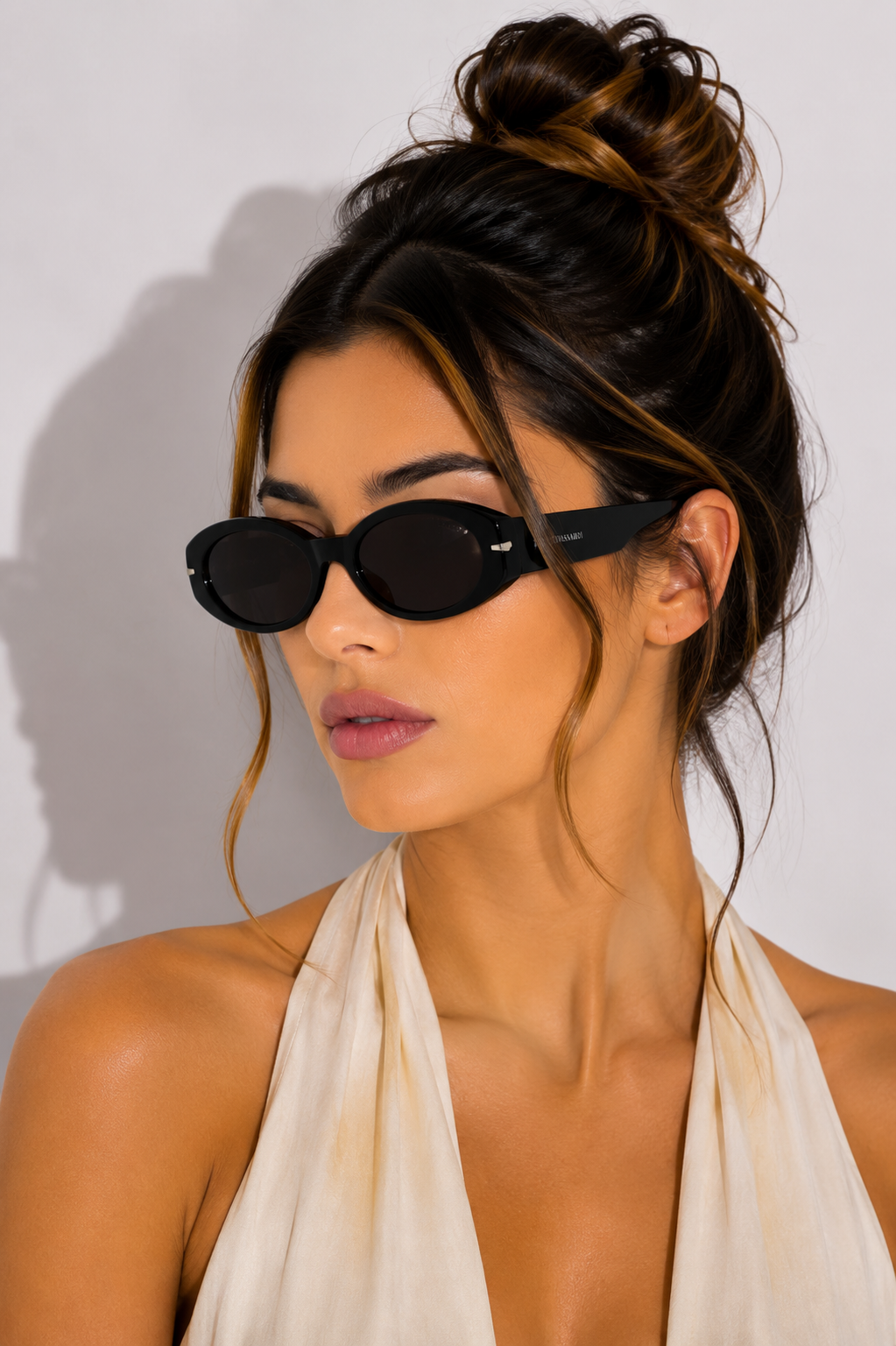 Дамски слънчеви очила Women’s sunglasses Trussardi TSW9017 A01 Black lifestyle view