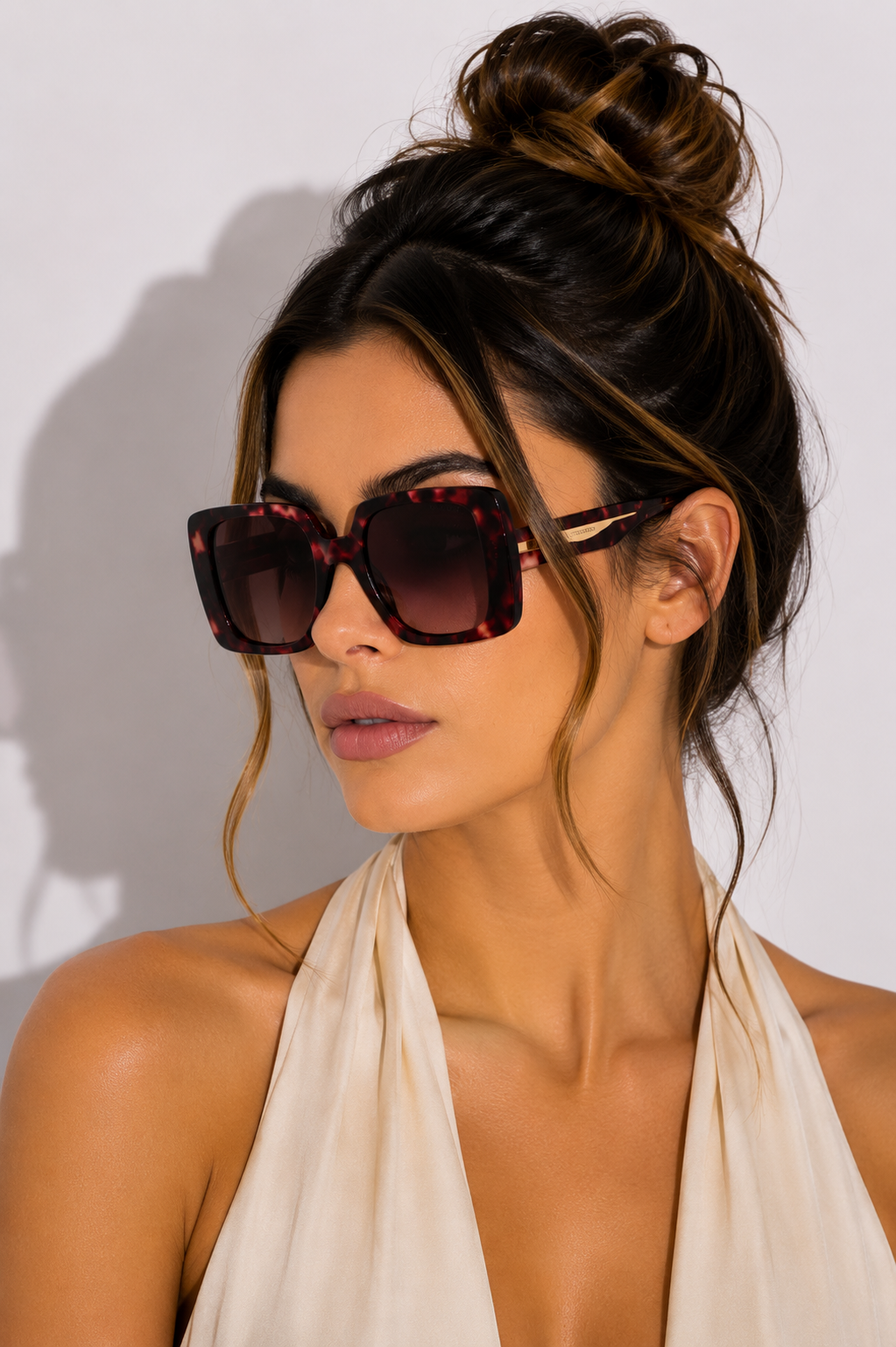 Дамски слънчеви очила Women’s sunglasses Trussardi TSW9029 G21 lifestyle view