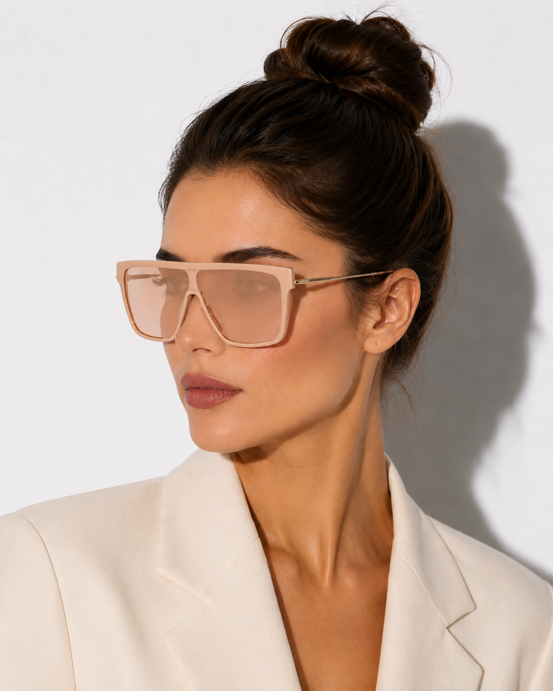Дамски слънчеви очила Women’s sunglasses VICTORIA BECKHAM VB650S 243 Nude Pink lifestyle view