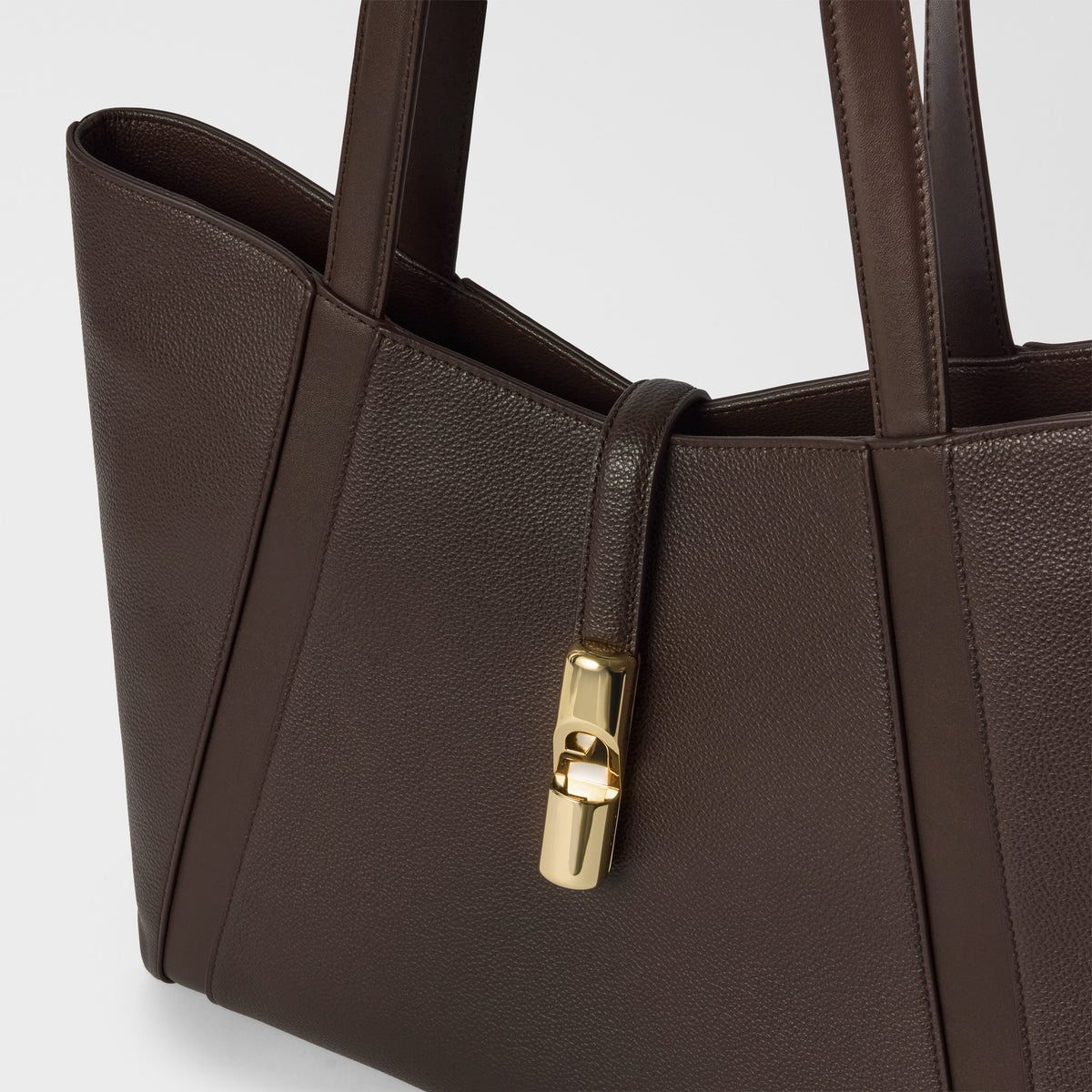 Women’s tote bag Furla Goccia L
WB01788_BX3353_1007_4488S Ciocciolato detail view