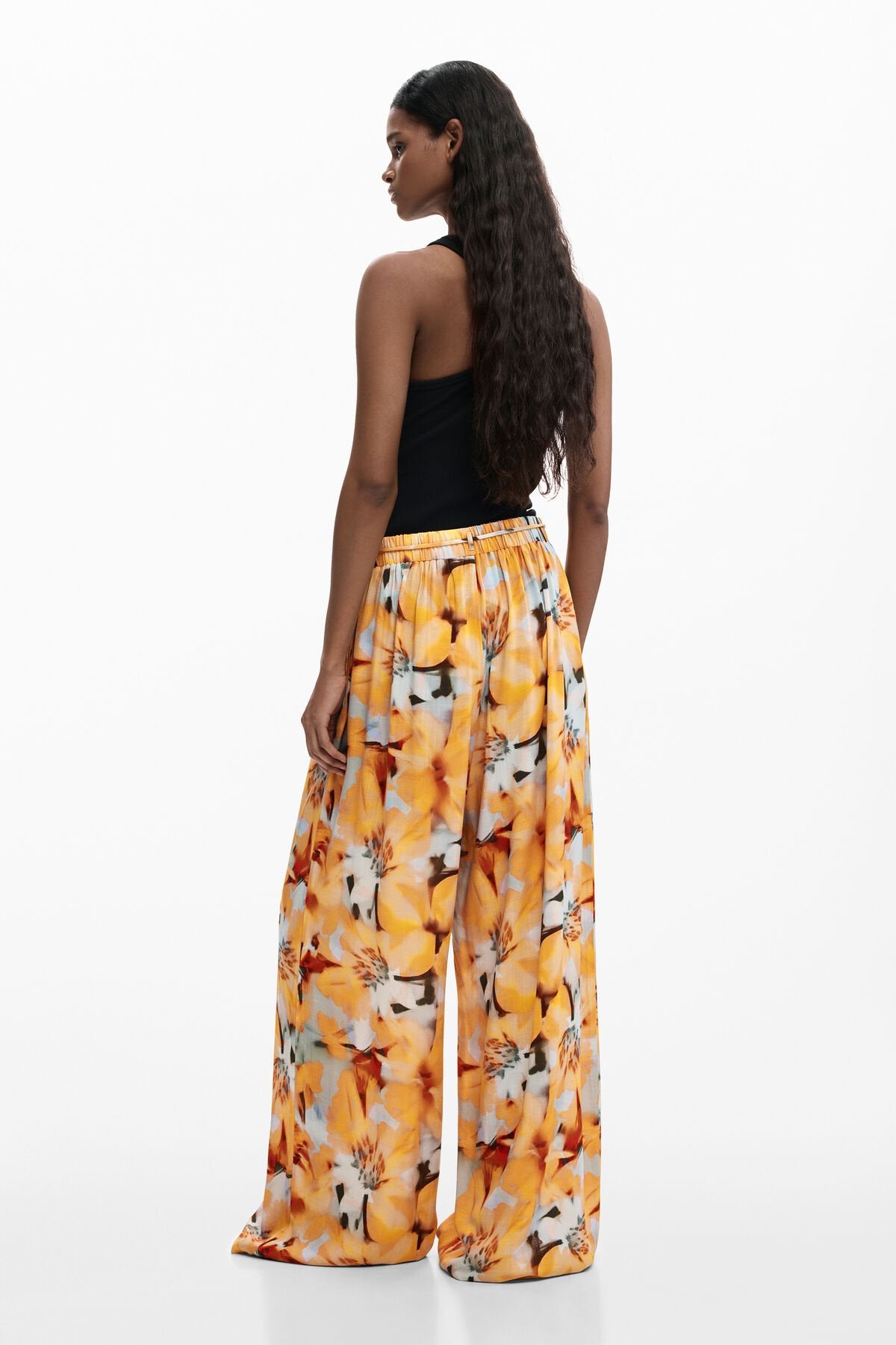 Дамски панталон Women’s trousers Desigual
26SWPW38 5002 back view