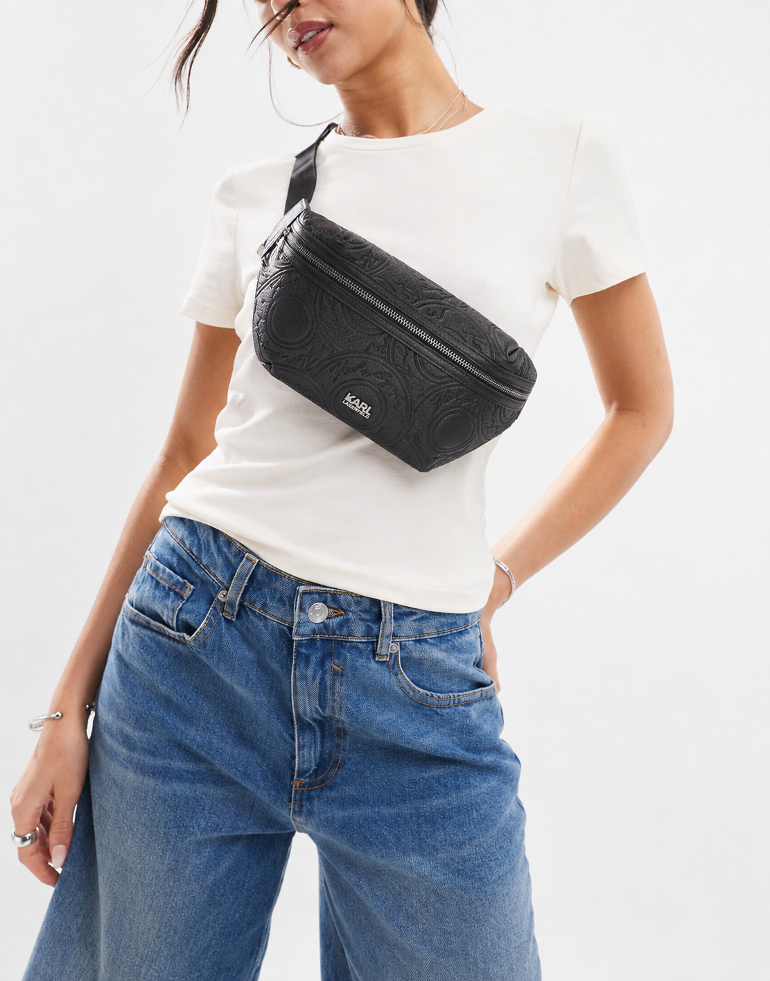 Дамска чанта за кръст Women’s waist bag Karl Lagerfeld BSM30012 999 Black lifestyle view