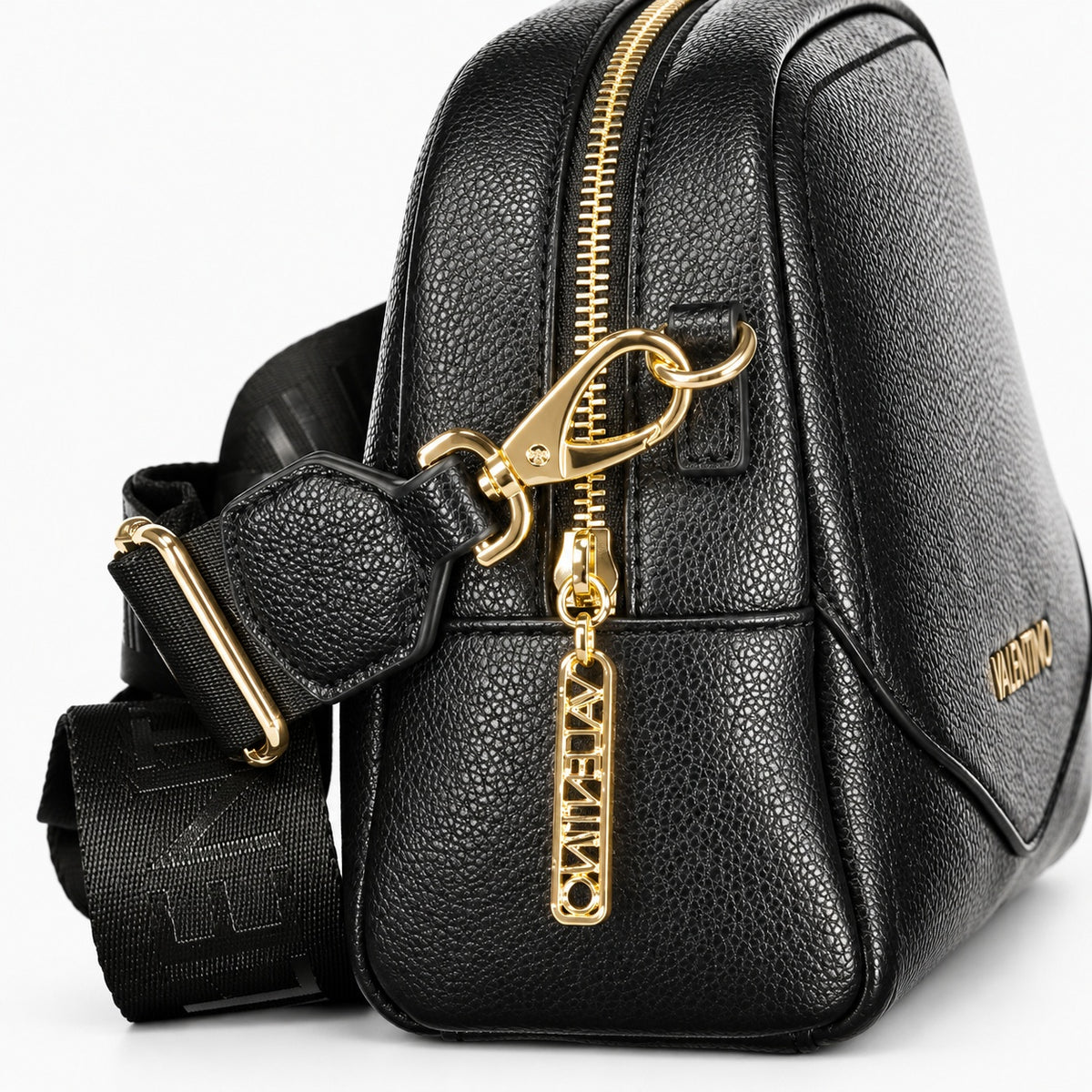 Women's handbag Mario Valentino Ersa Re VBS9WG15 hardware detail view