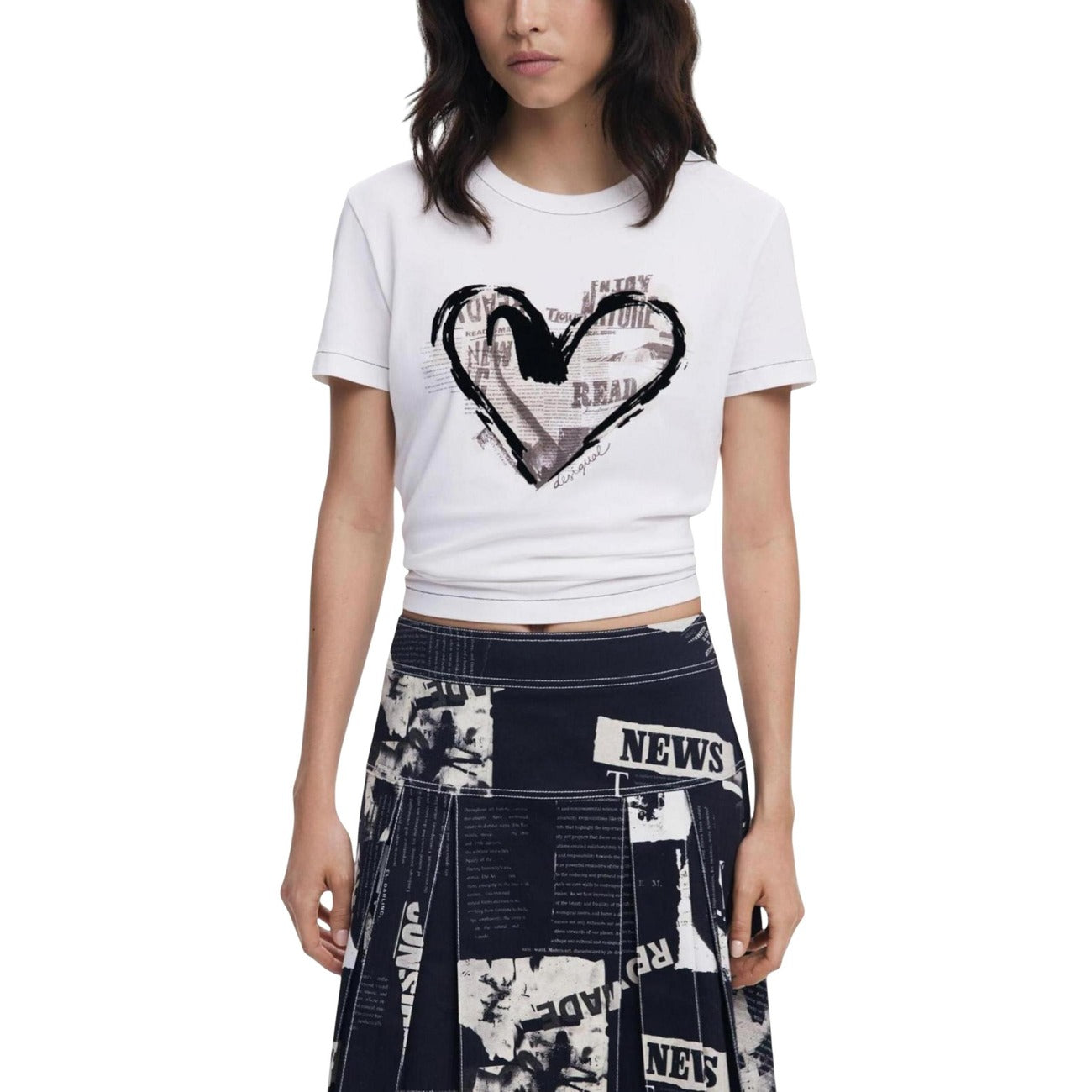 Дамска тениска Desigual T-shirt 25WWTK04 Front View