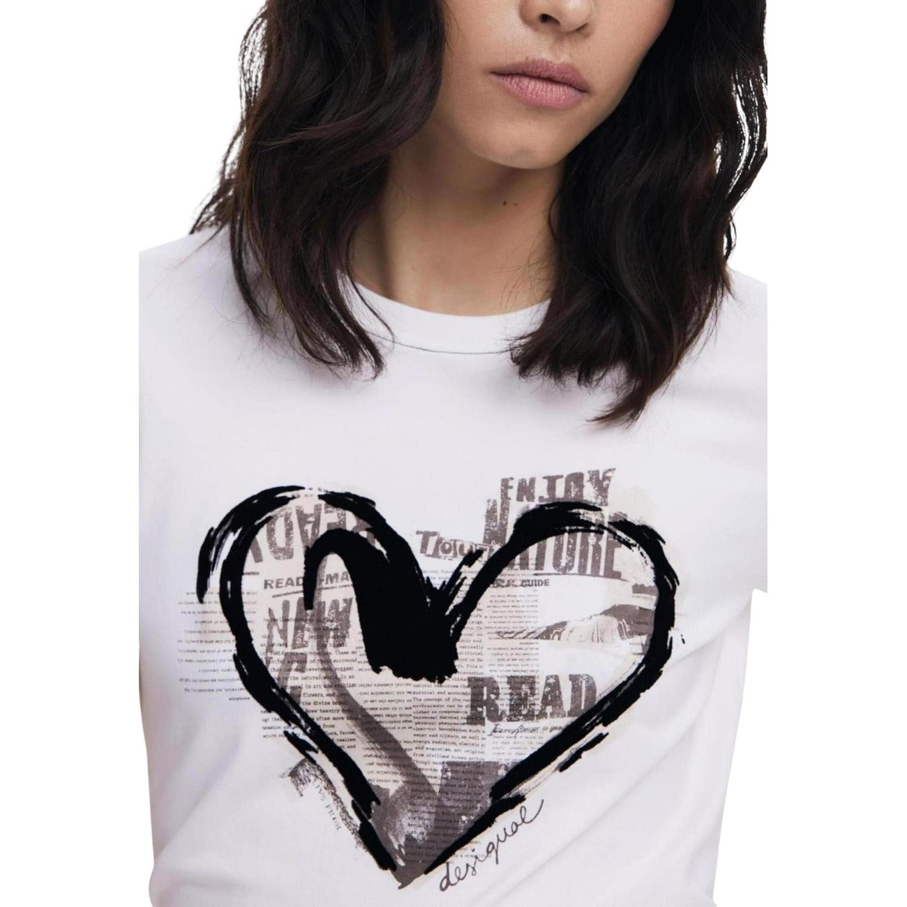 Дамска тениска Desigual T-shirt 25WWTK04 Close-Up